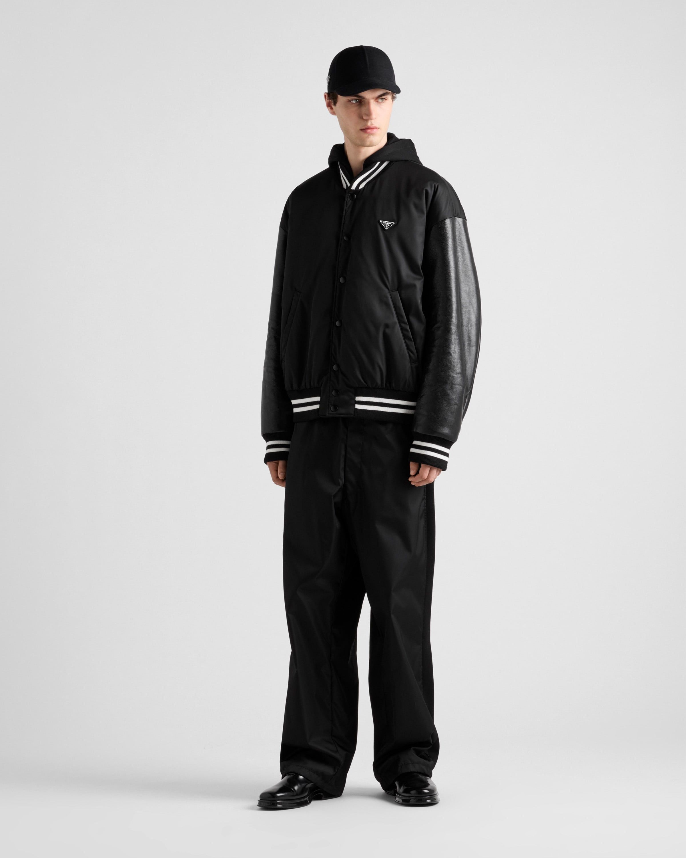 Prada o1la1rc1a0925 Oversized Re-Nylon Bomber Jacket in Black Size US L / EU 52-54 / 3 - 2 Thumbnail
