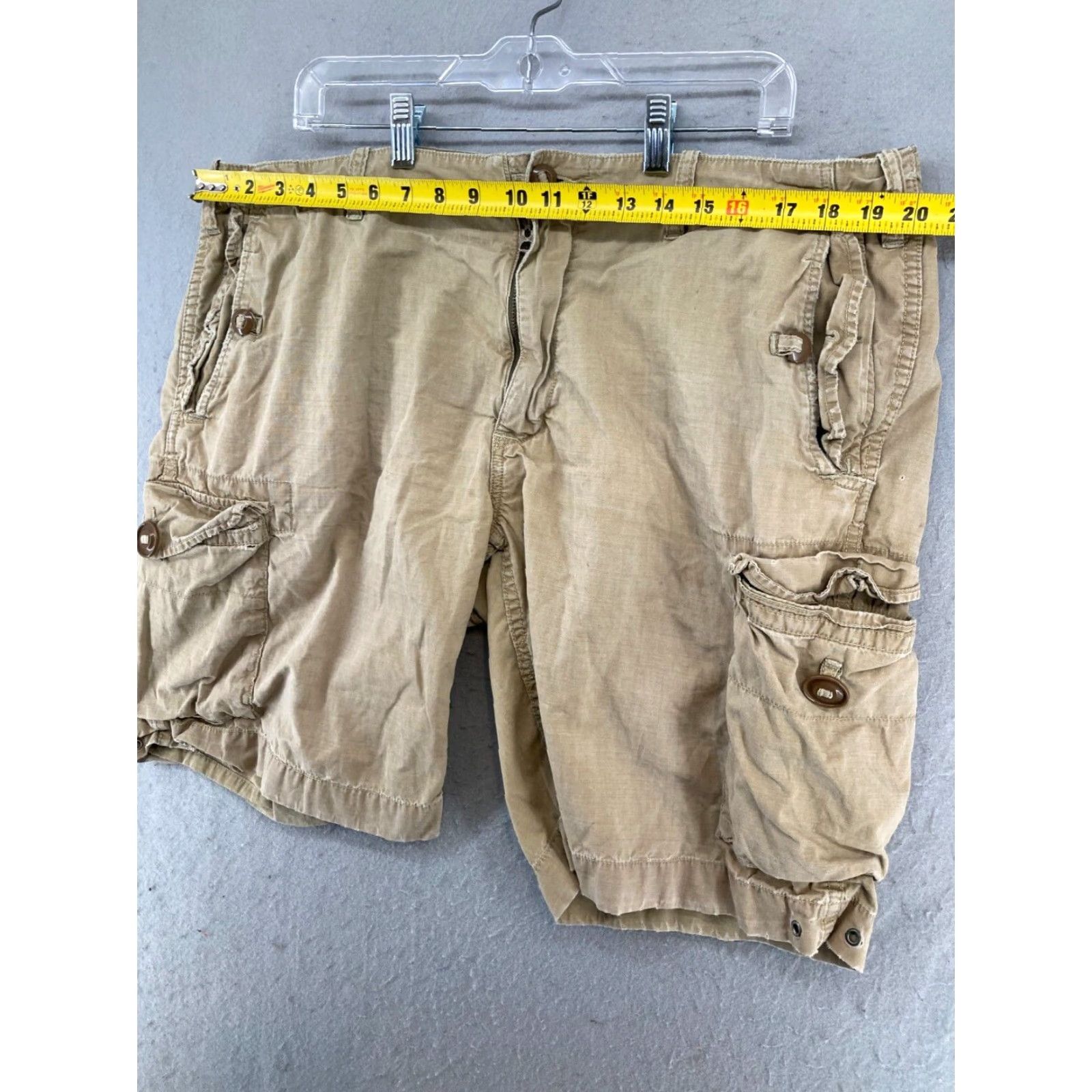 Polo Ralph Lauren Polo Ralph Lauren Cargo Shorts Khaki Surplus Fit Mens 38 Beige Cotton Flat Front Pocket Logo Casual American Outdoor 90s (if applicable) Mens Size US M / EU 48-50 / 2 - 2 Thumbnail