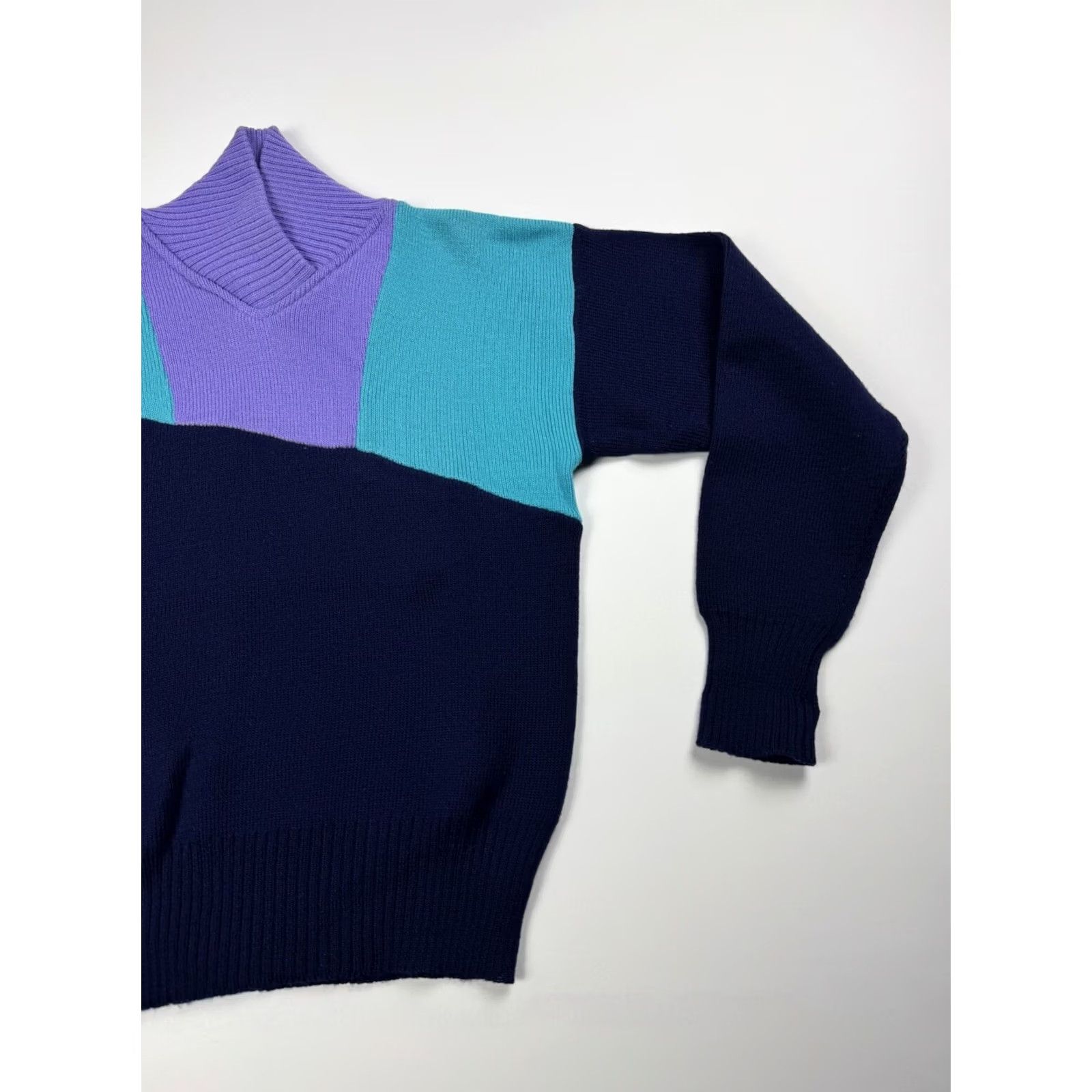 Vintage VINTAGE White Stag Ski Sweater Medium Wool Blue Purple Vtg Women’s Size Size M / US 6-8 / IT 42-44 - 3 Thumbnail