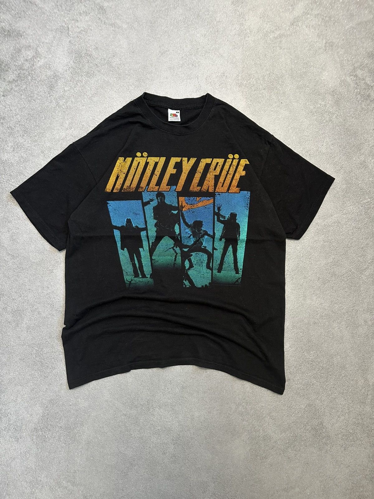 Band Tees Motley Crue 2012 Band T-Shirt Black Graphic Tee Rock Style Size US XL / EU 56 / 4 - 1 Thumbnail