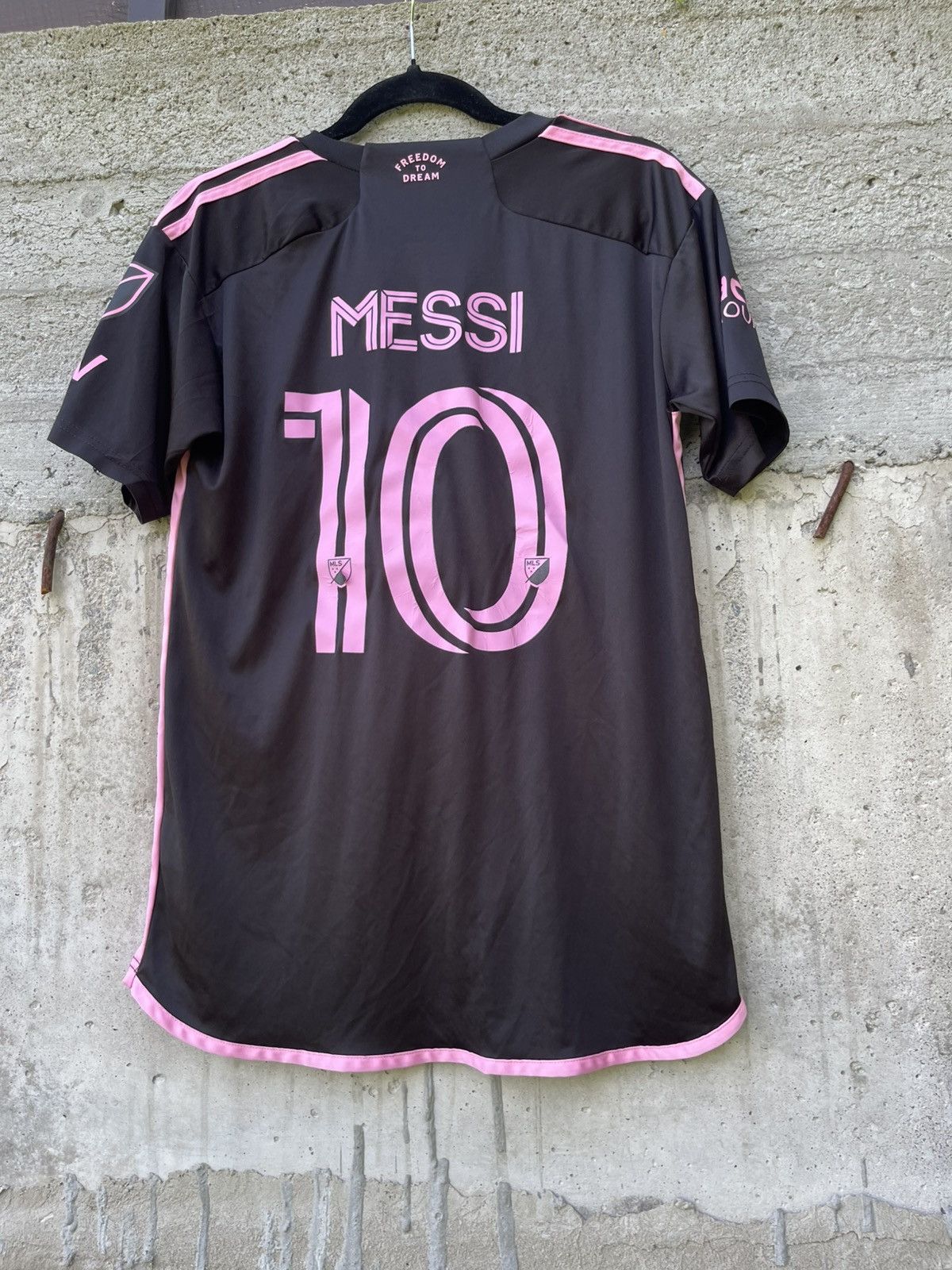 Nike Adidas Inter Miami Messi pink jersey Size US S / EU 44-46 / 1 - 5 Thumbnail