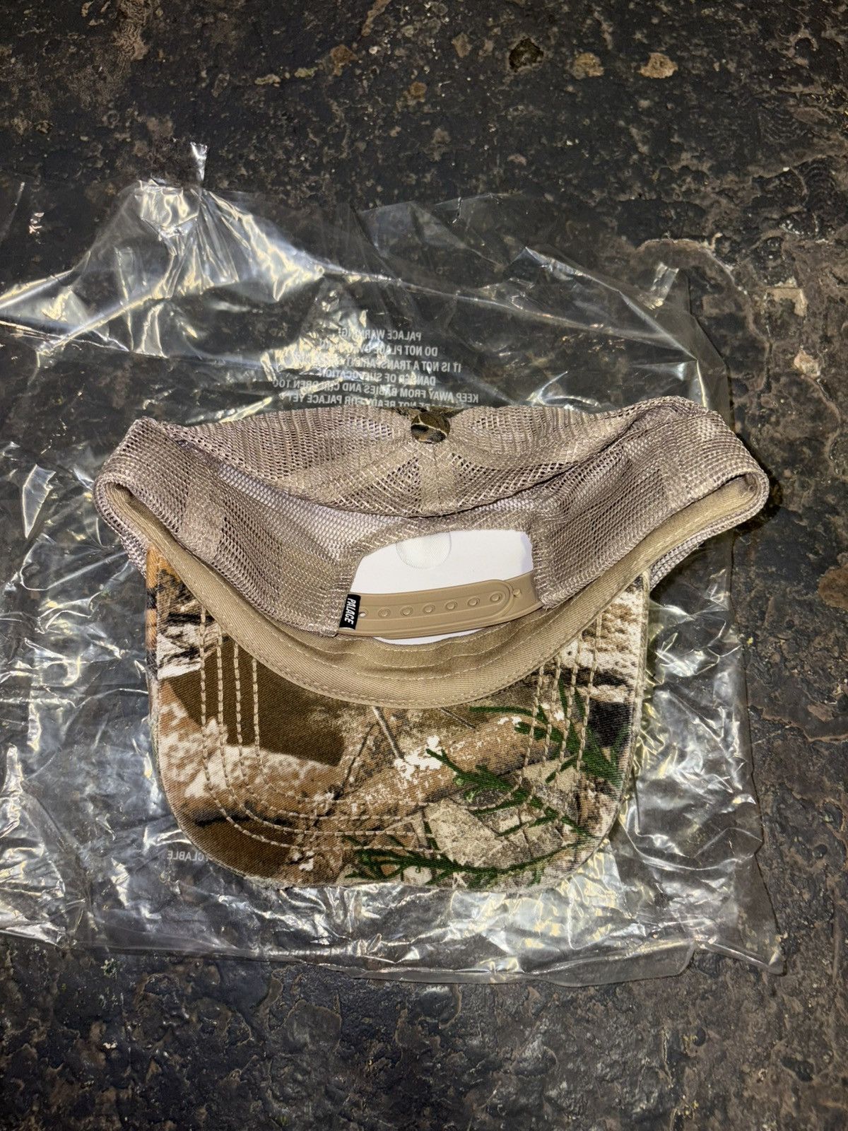 Palace Palace Freedom Distressed Trucker Hat Realtree Edge Size ONE SIZE - 5 Thumbnail