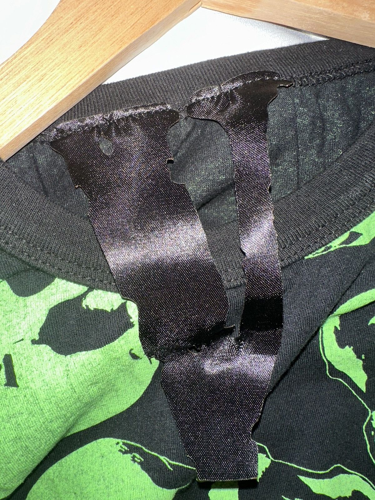 Vlone VLONE Crypt Green Skull T-Shirt Size US XL / EU 56 / 4 - 5 Thumbnail