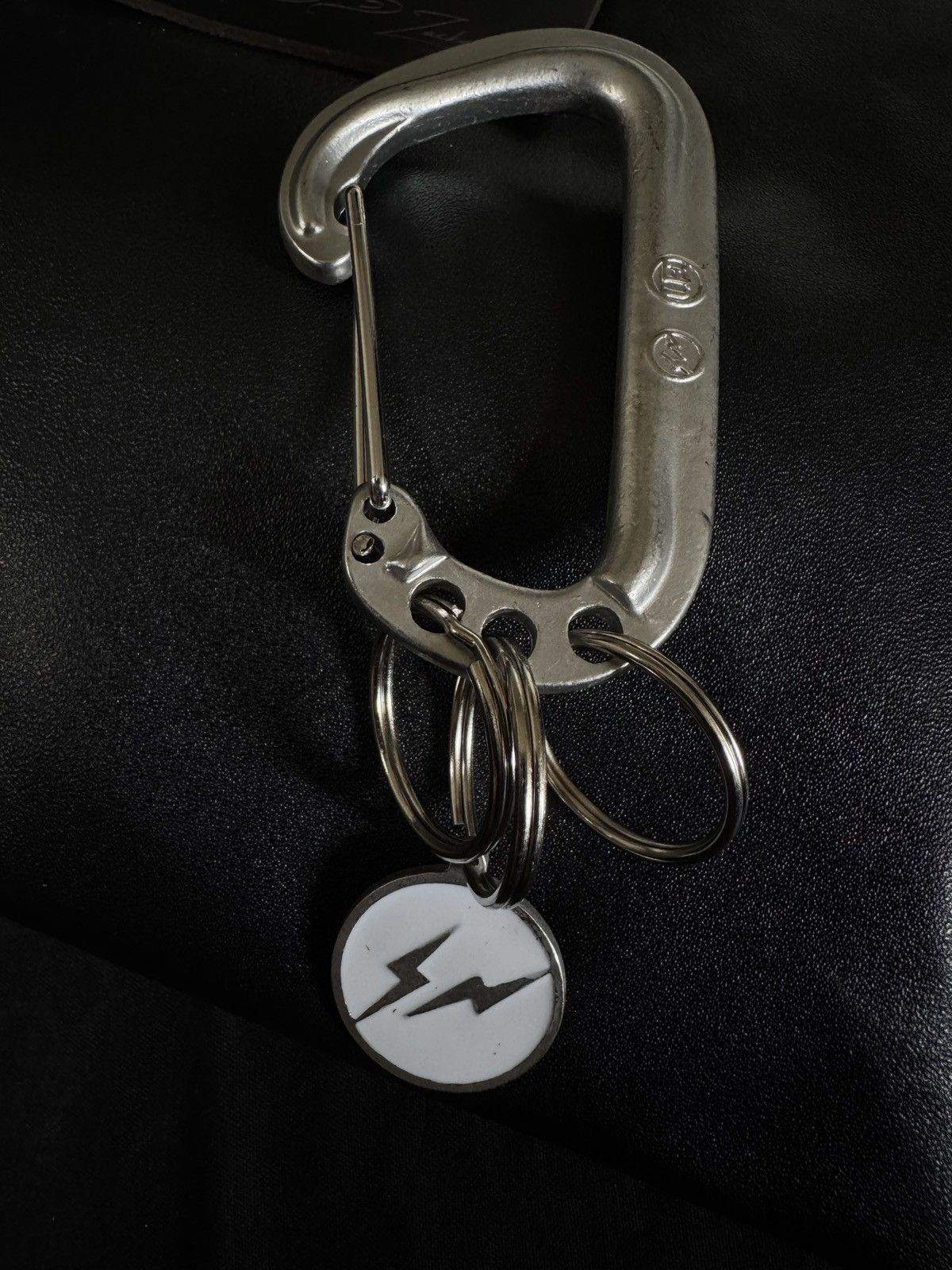 Fragment Design FRAGMENT DESIGN X UNIFORM EXPERIMENT CARABINER Size ONE SIZE - 4 Thumbnail
