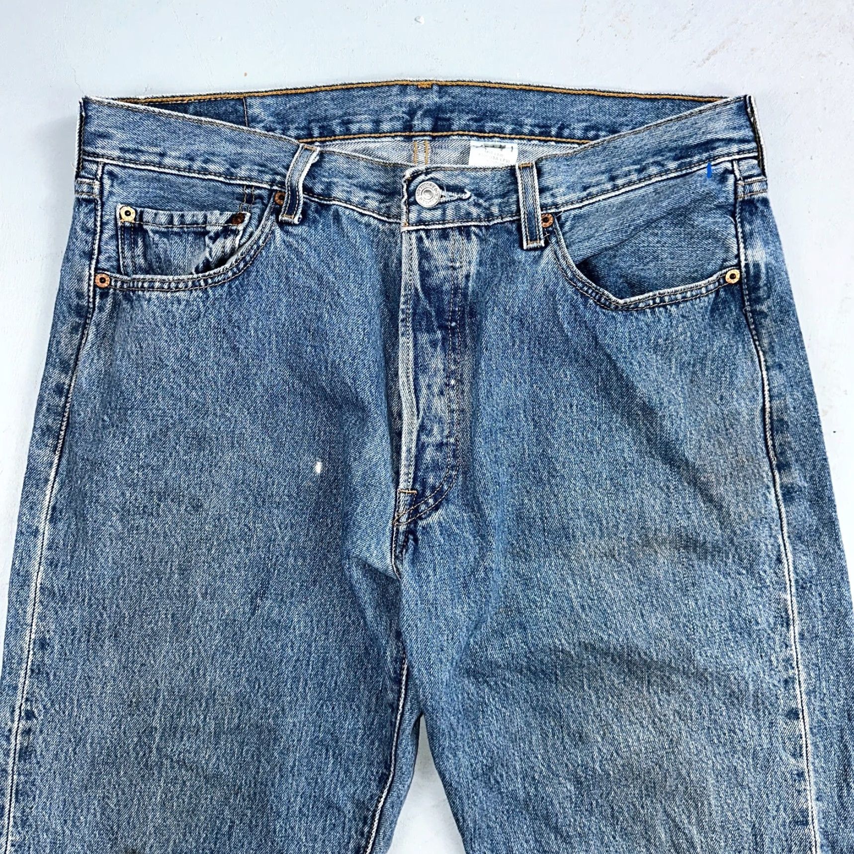Levi's VINTAGE Levi's 501 Straight Leg Jeans 90s Mid Wash 36x34 Denim Comfort Mens Size US 36 / EU 52 - 2 Thumbnail