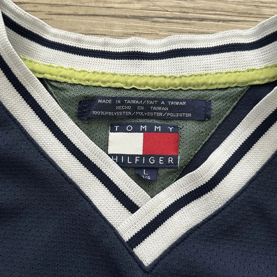 Tommy Hilfiger Vintage Tommy Hilfiger Athletics Basketball Jersey Tank Top Size US L / EU 52-54 / 3 - 4 Thumbnail