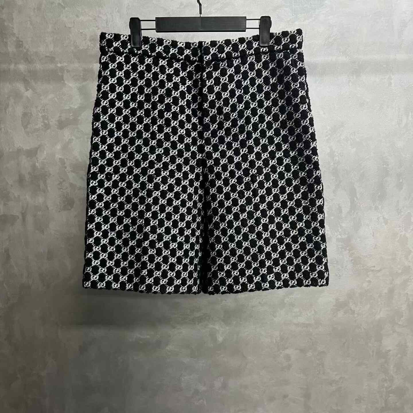 Gucci Gucci Silver-Black Letter Wool Shorts Size US 32 / EU 48 - 1 Thumbnail