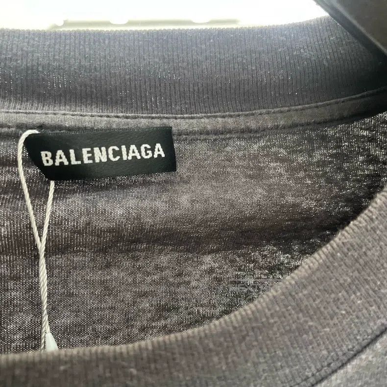 Balenciaga Balenciaga Distressed Washed Hem Embroidered Small Logo Sh Size US XXL / EU 58 / 5 - 6 Thumbnail