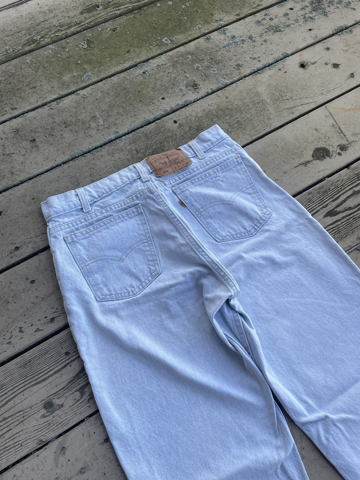 Levi's Vintage Clothing × Vintage Vintage Light Wash Orange Tab Levi’s 550 Size US 32 / EU 48 - 3 Thumbnail
