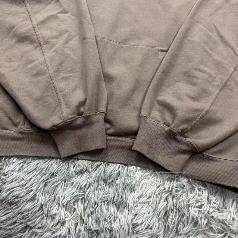 Balenciaga Balenciaga Distressed Hoodie Size US S / EU 44-46 / 1 - 3 Thumbnail