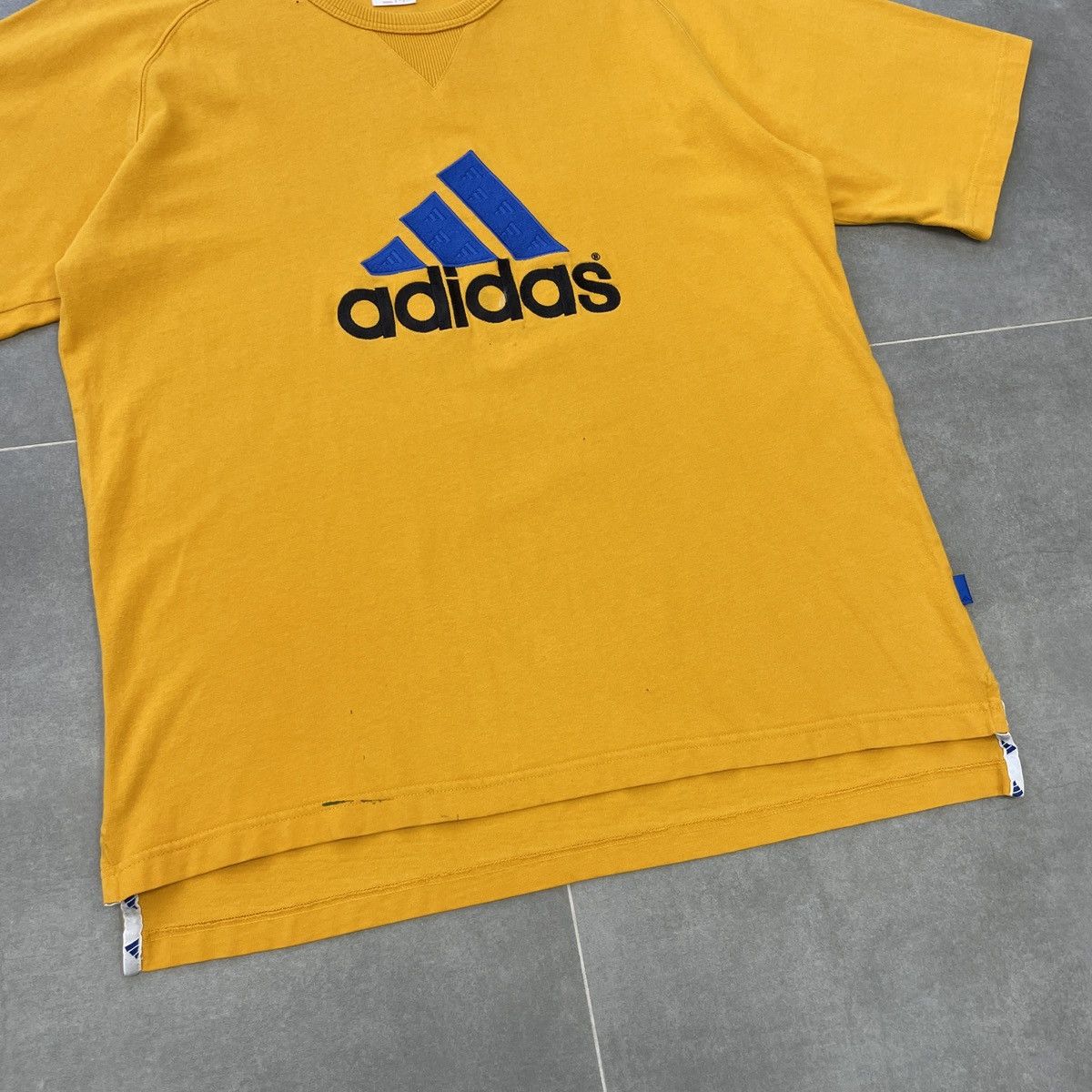 Adidas × Vintage Vintage Adidas T-Shirt Size M Size US M / EU 48-50 / 2 - 6 Thumbnail