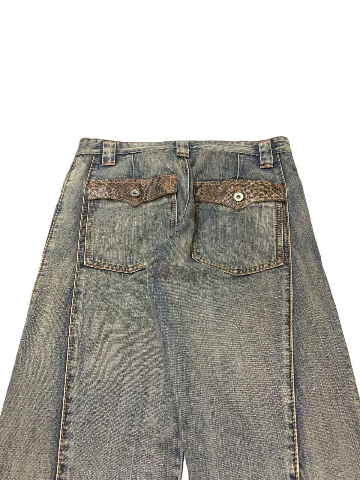 If Six Was Nine × Japanese Brand × Tornado Mart Takaio Japan Snake Trimmed Mud Wash Flared Distressed Jeans Size US 30 / EU 46 - 13 Thumbnail