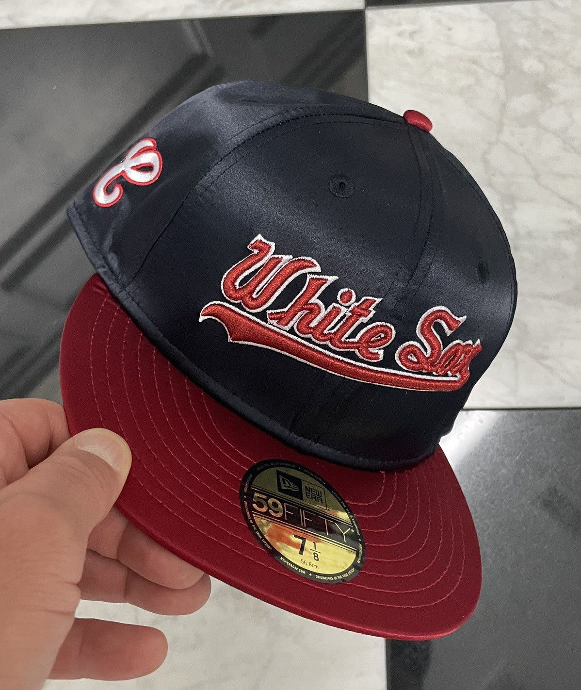 New Era 🔥 Exclusive white Sox all satin fitted 7 1/8 Size ONE SIZE - 1 Thumbnail