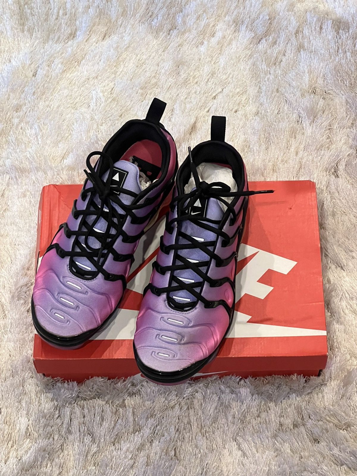Nike Nike Air Vapormax Plus 'BE TRUE' Size US 9.5 / EU 42-43 - 2 Thumbnail