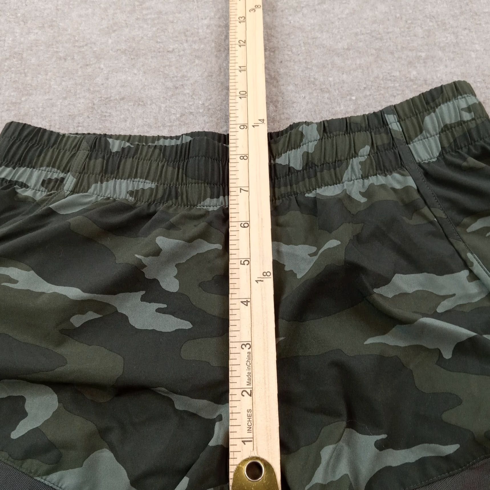 Athleta Athleta Womens Extra Small XS Green Camo Athletic Shorts Elastic Waist Size 26" / US 2 / IT 38 - 6 Thumbnail