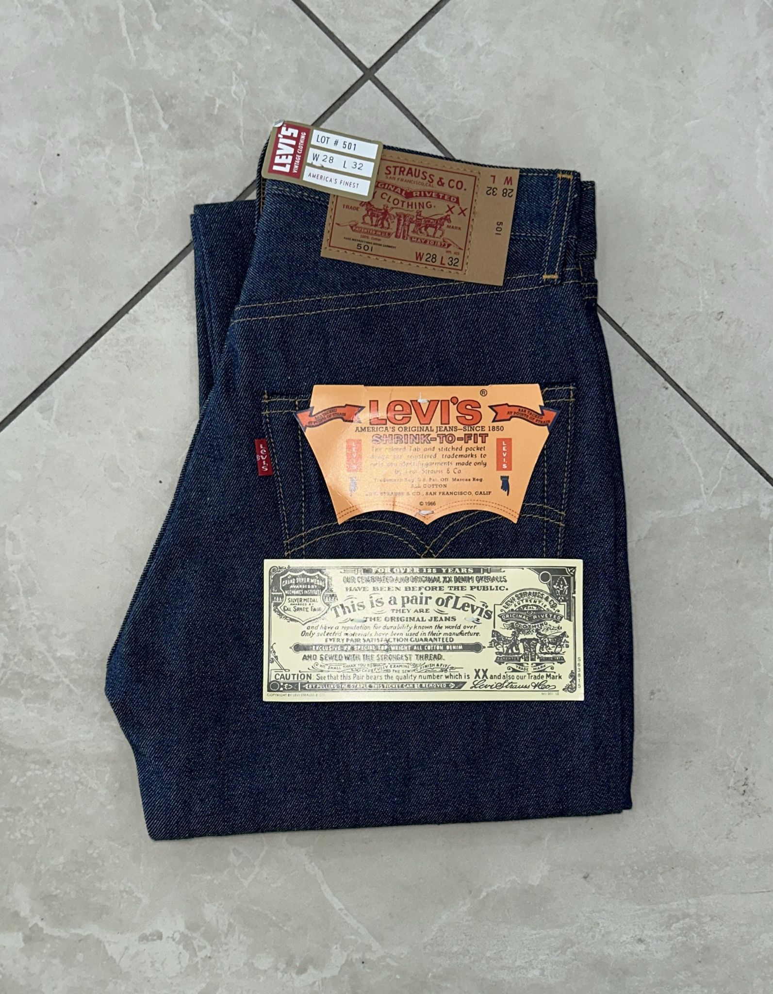 Levi's Vintage Clothing LVC Levi's Vintage Clothing 1976 28x32 501XX Selvedge Jeans Size US 28 / EU 44 - 1 Thumbnail