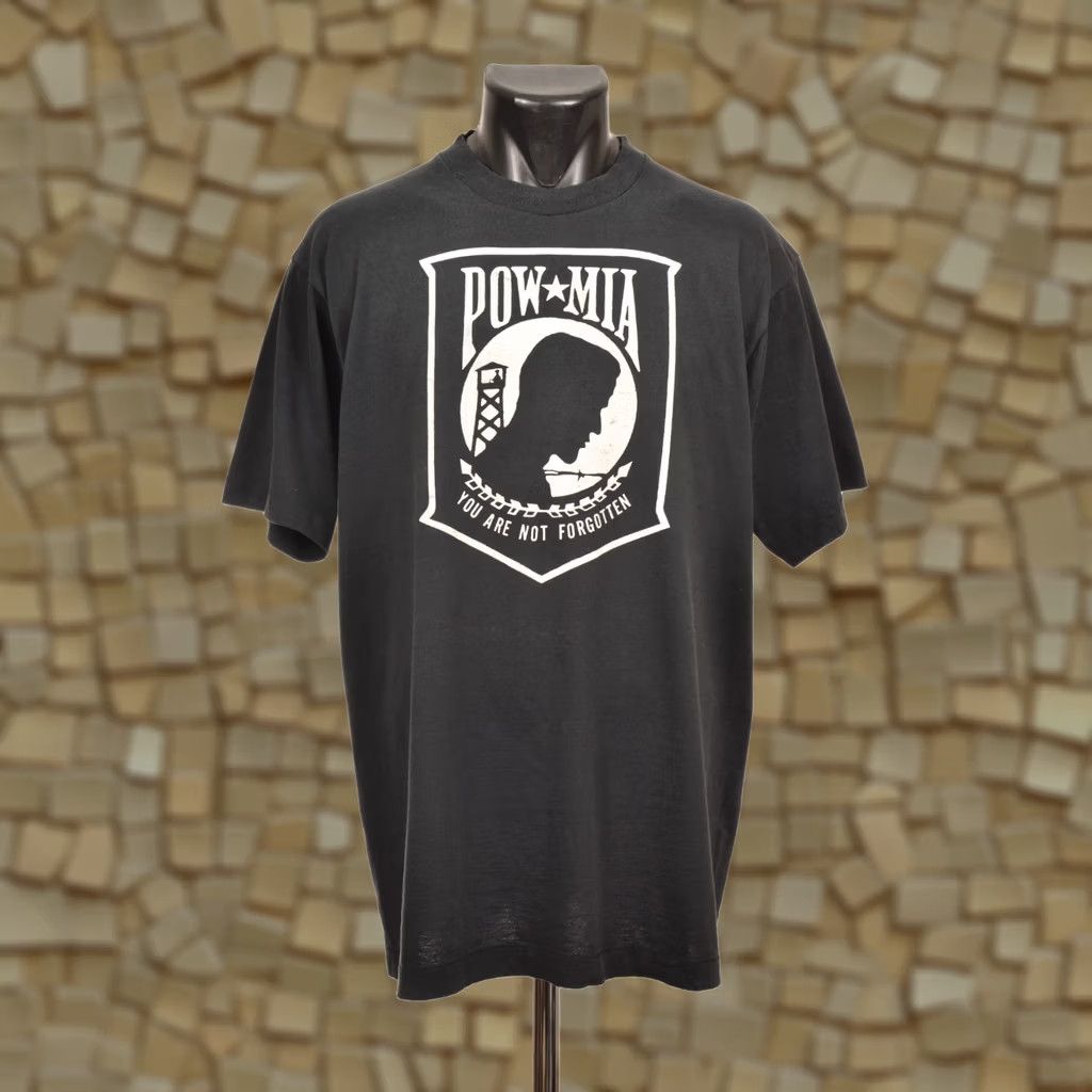 Vintage Screen Stars POW MIA Pennsylvania Cares Vintage T-Shirt XL Black Mens Short Sleeve 50/50 1990s Military Decal Pride Size US XL / EU 56 / 4 - 1 Thumbnail