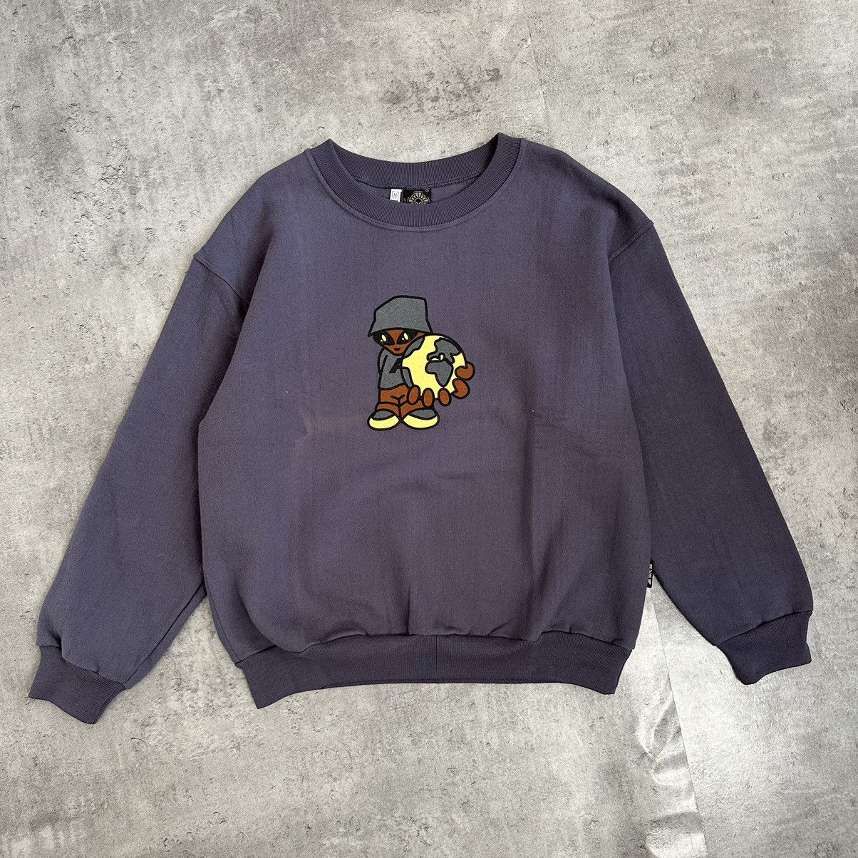 Alien Y2K Grey Crewneck Graphic 2003