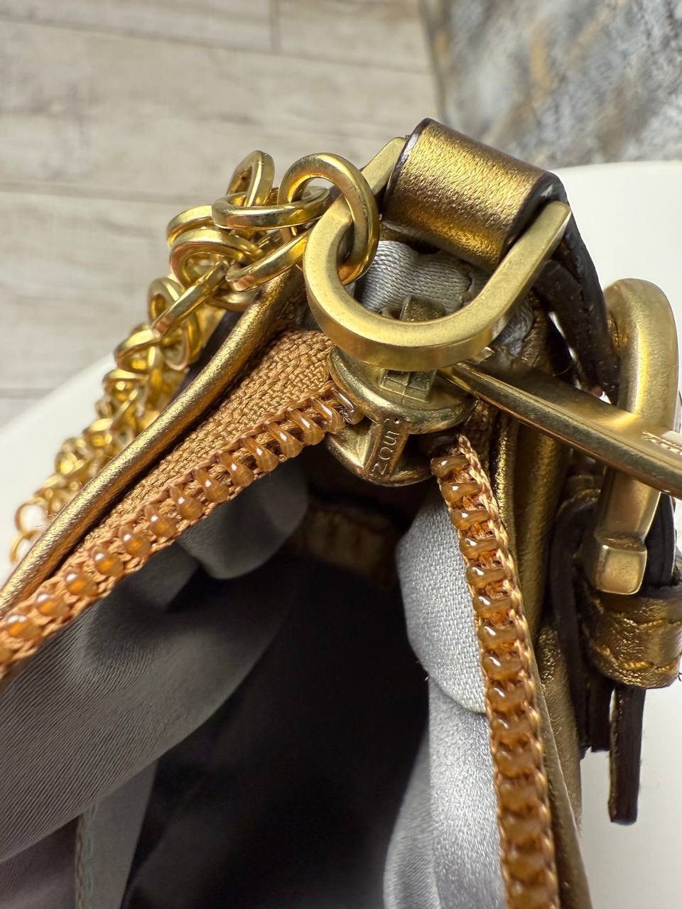 Salvatore Ferragamo Salvatore Ferragamo Gold Chain Shoulder Bag Size ONE SIZE - 21 Thumbnail
