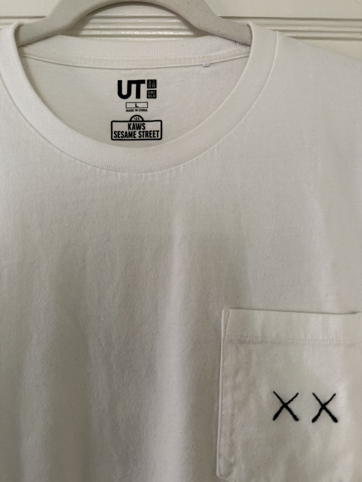 Kaws × Uniqlo Kaws x Uniqlo x Sesame Street Tee Size US M / EU 48-50 / 2 - 2 Thumbnail