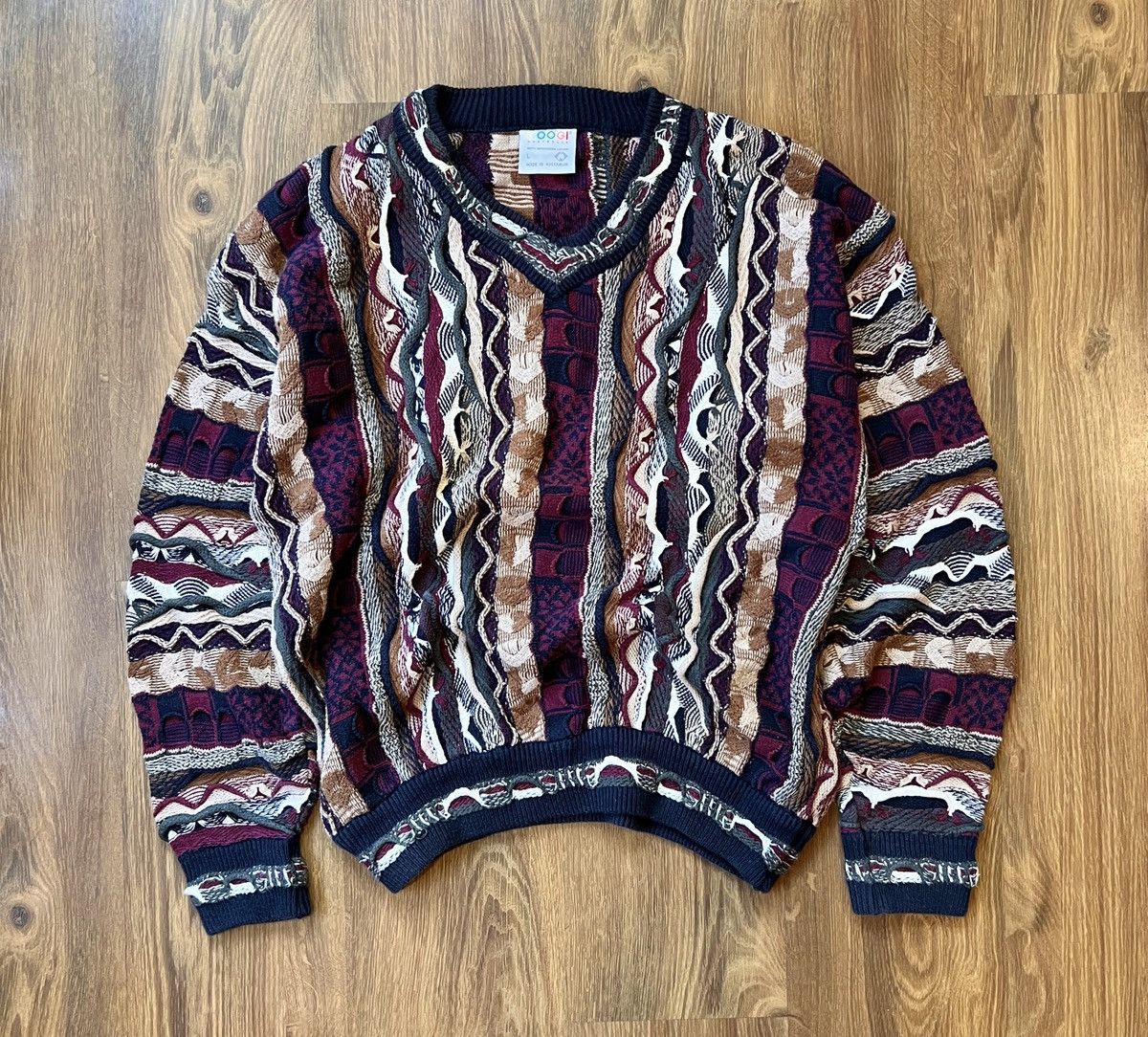 Coogi Rare Coogi V Neck 3D Knit /Sweater (Red/Brown/White/Blue) Size US L / EU 52-54 / 3 - 1 Thumbnail