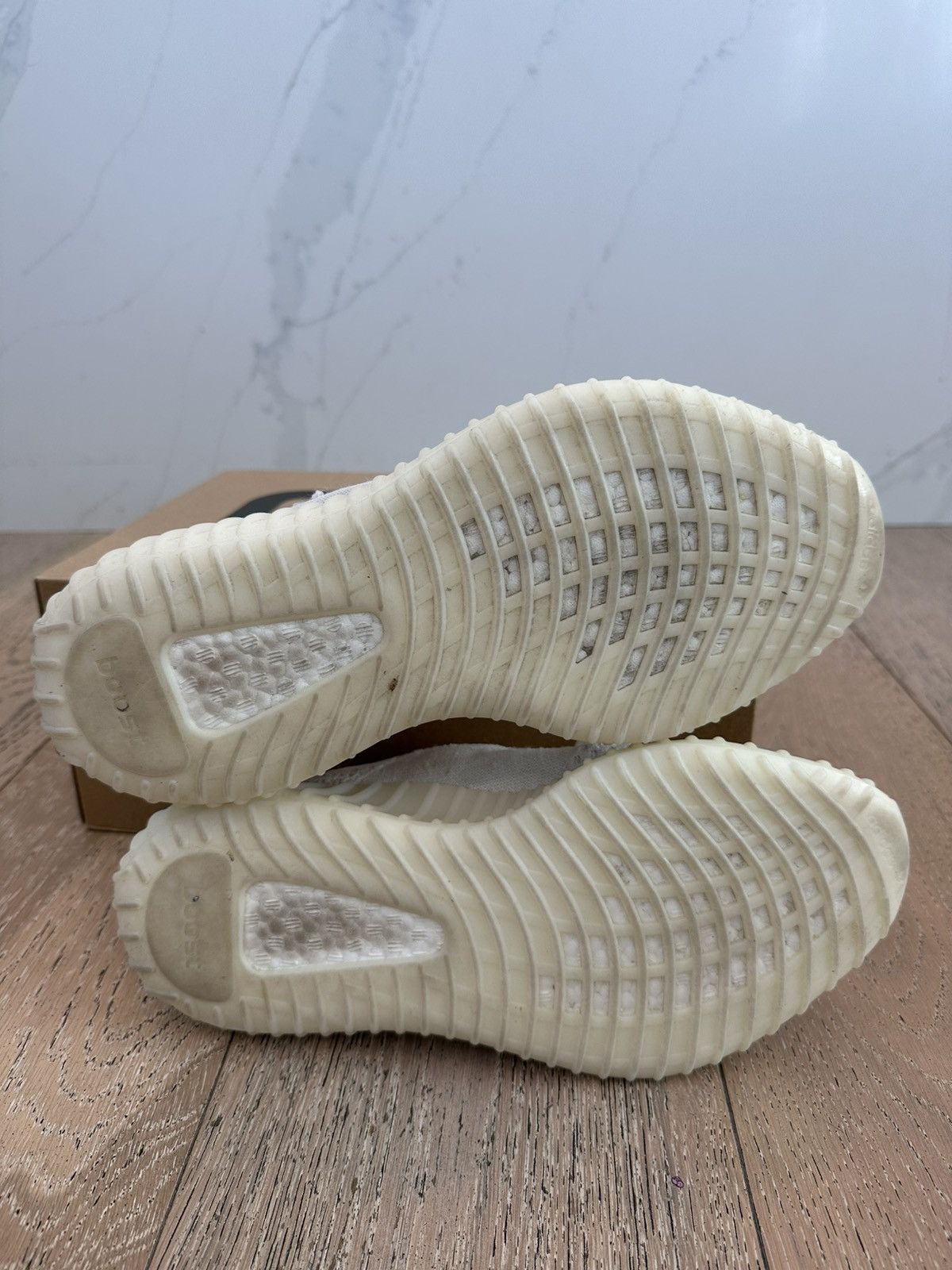 Yeezy adidas Yeezy Boost 350 V2 Bone Size US 9.5 / EU 42-43 - 6 Thumbnail