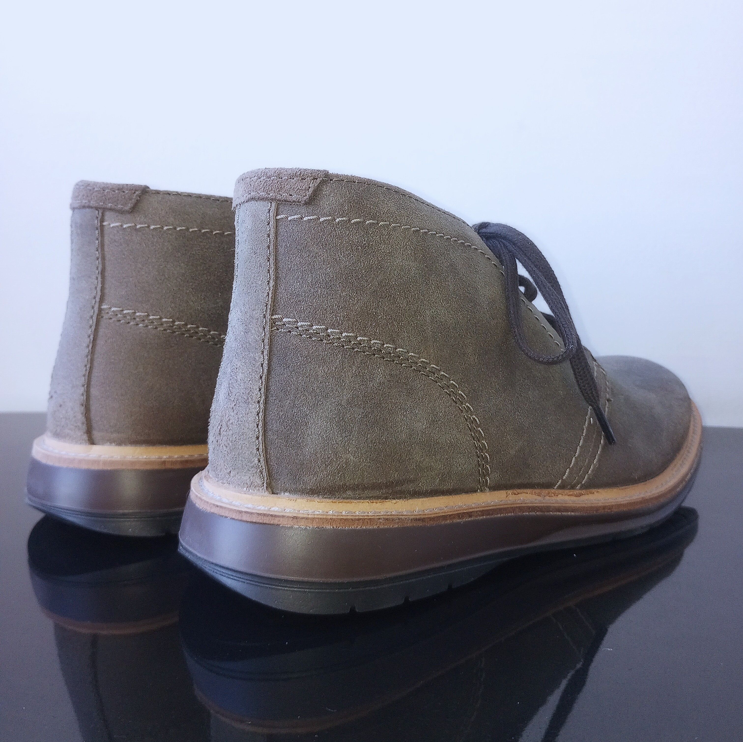 Clarks Clarks Men Chantry Mid Chukka Boot in Waxy Suede Grey Size US 8 / EU 41 - 6 Thumbnail