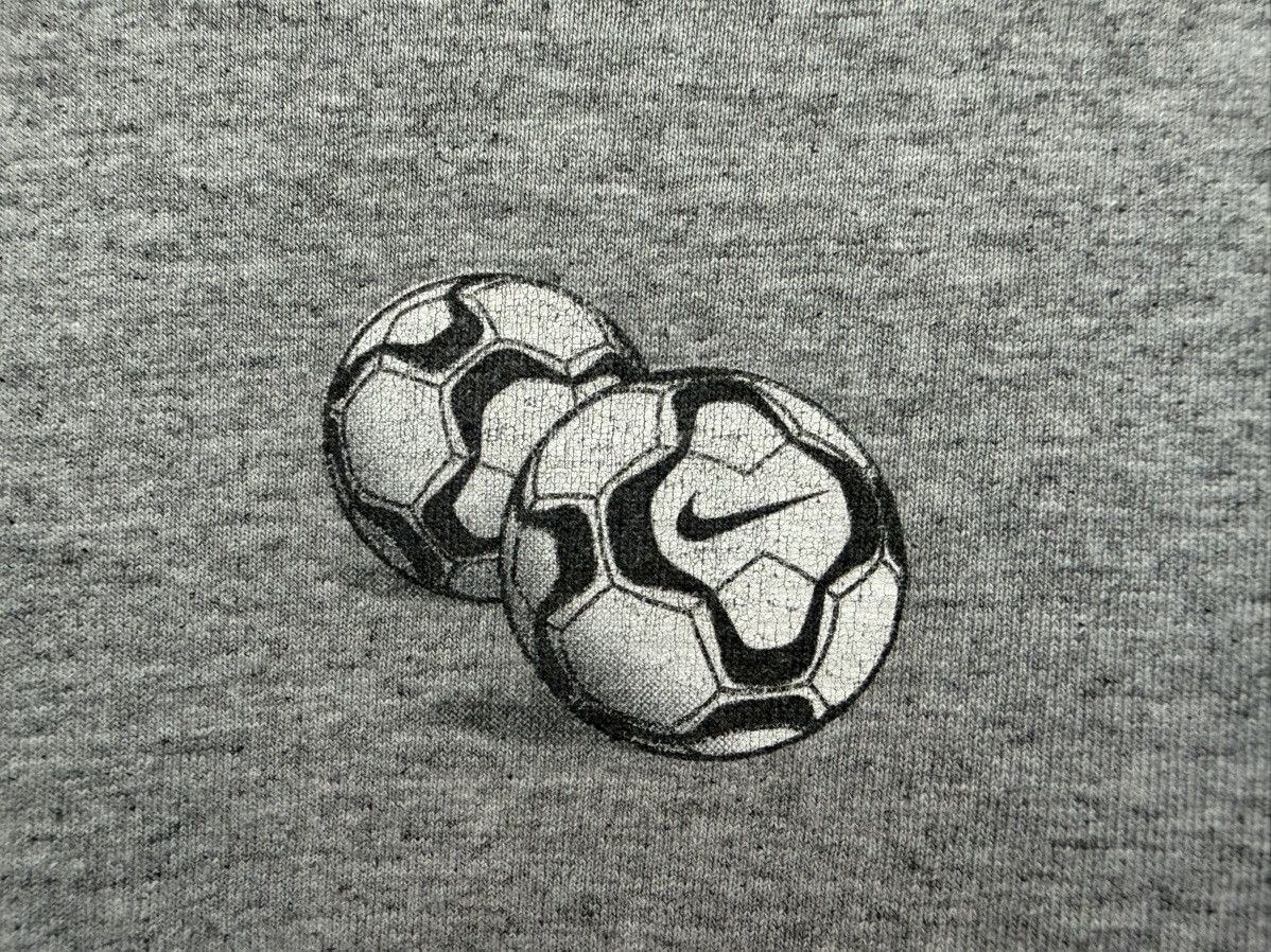 Nike RARE 🔥 VINTAGE NIKE SOCCER CENTRE MINI 2 SWOOSH SOCCER BALL Size US XL / EU 56 / 4 - 5 Thumbnail