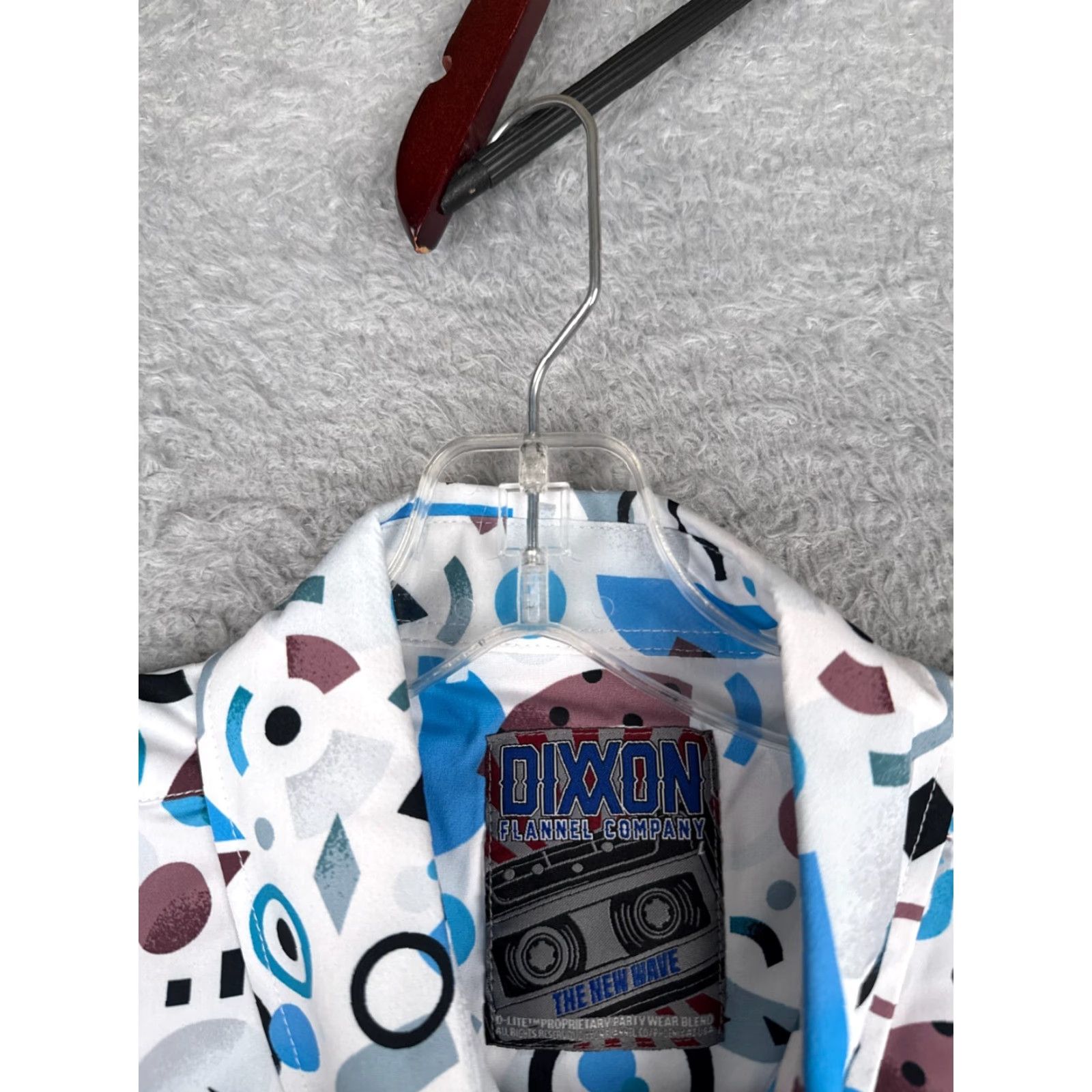 Vintage Dixxon Party Shirt Adult Large White Blue The New Wave Retro 90s Look Polyester Shirt Mens Regular Button-Up Short Sleeve Hawaiian Floral 90s Theme Size US L / EU 52-54 / 3 - 7 Thumbnail
