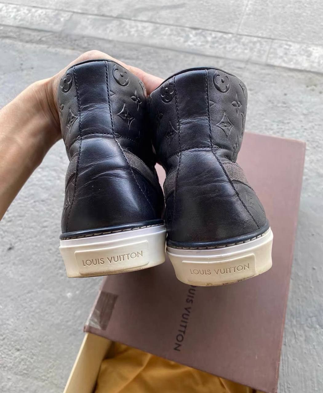 Louis Vuitton Classic Louis Vuitton high-top sneakers with monogram Size US 7.5 / EU 40-41 - 3 Thumbnail