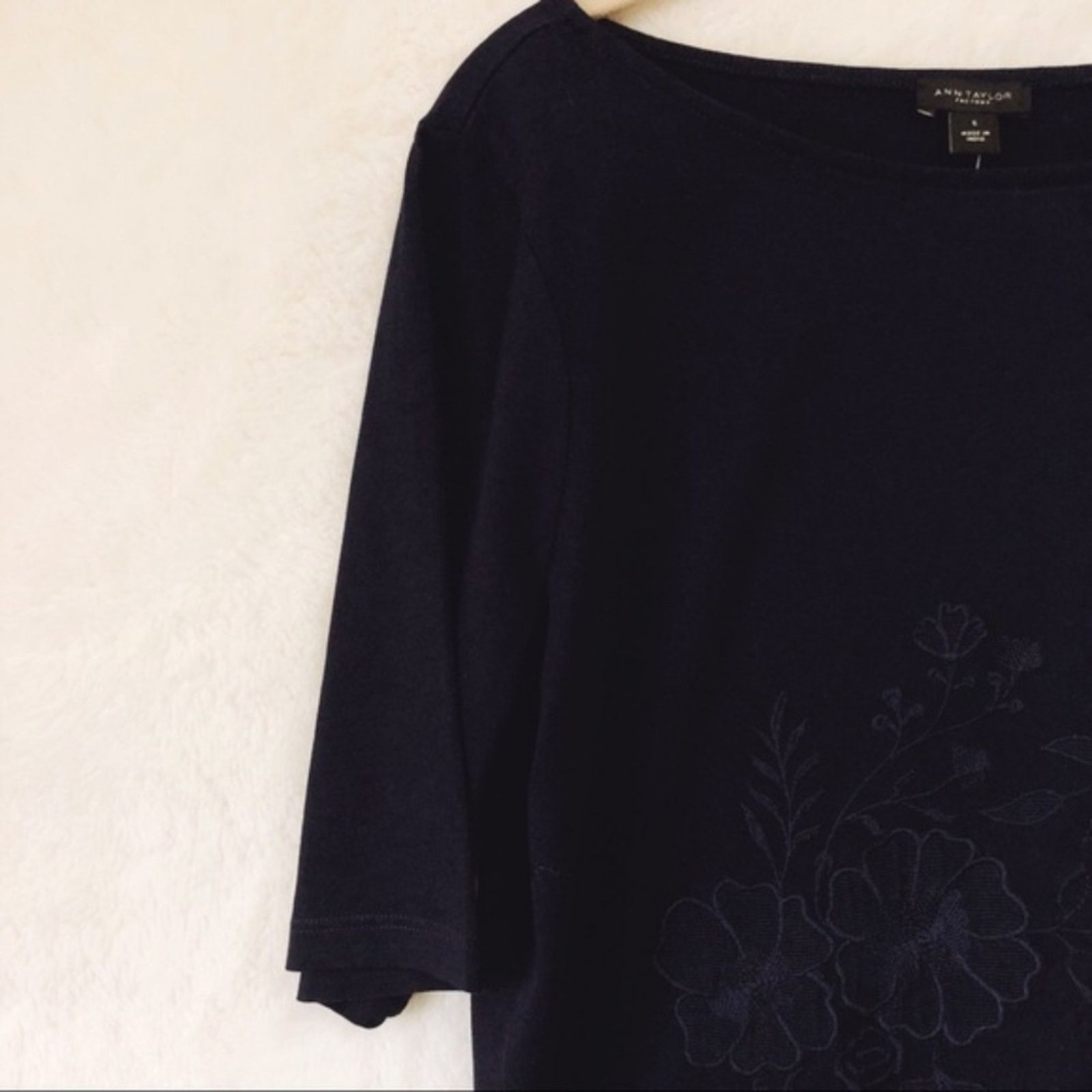 Ann Taylor Ann Taylor Navy Flower Design Short Sleeve Top Size S / US 4 / IT 40 - 7 Thumbnail