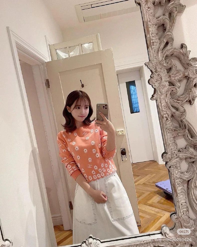 Chanel Chanel 22P Spring and Summer Preview Orange Pink White Lit Size S / US 4 / IT 40 - 8 Thumbnail