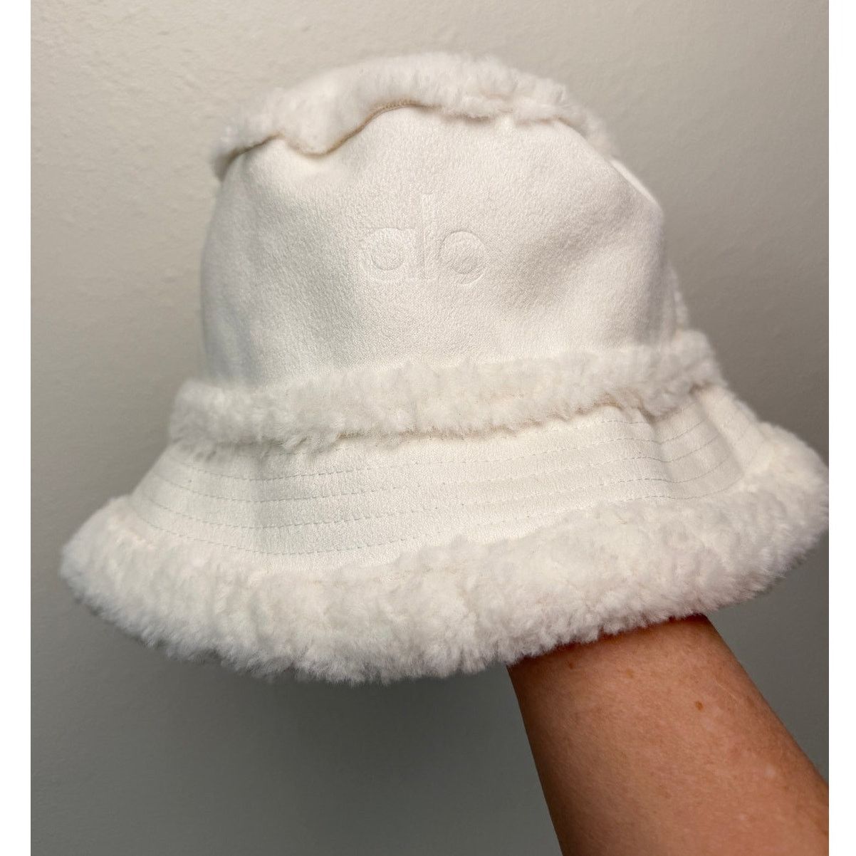 Alo Alo Yoga Ivory Winterfun Bucket Hat Women M/L Size ONE SIZE - 2 Thumbnail