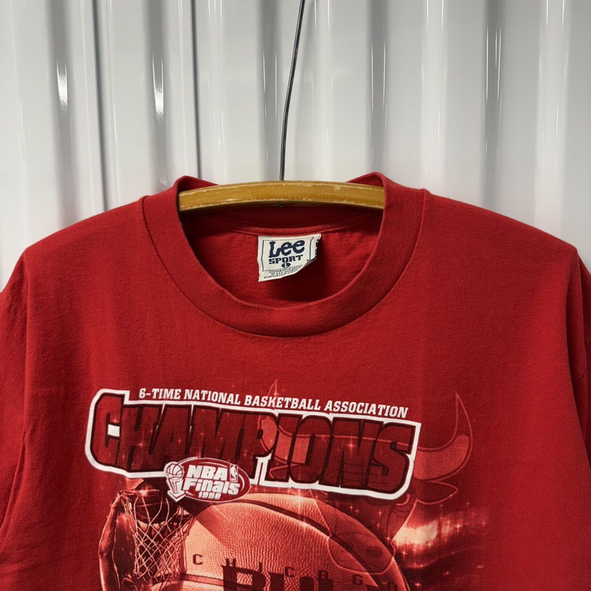 NBA × Vintage Vintage 1998 Finals Chicago Bulls Six Time Champs Tee Size US L / EU 52-54 / 3 - 3 Thumbnail