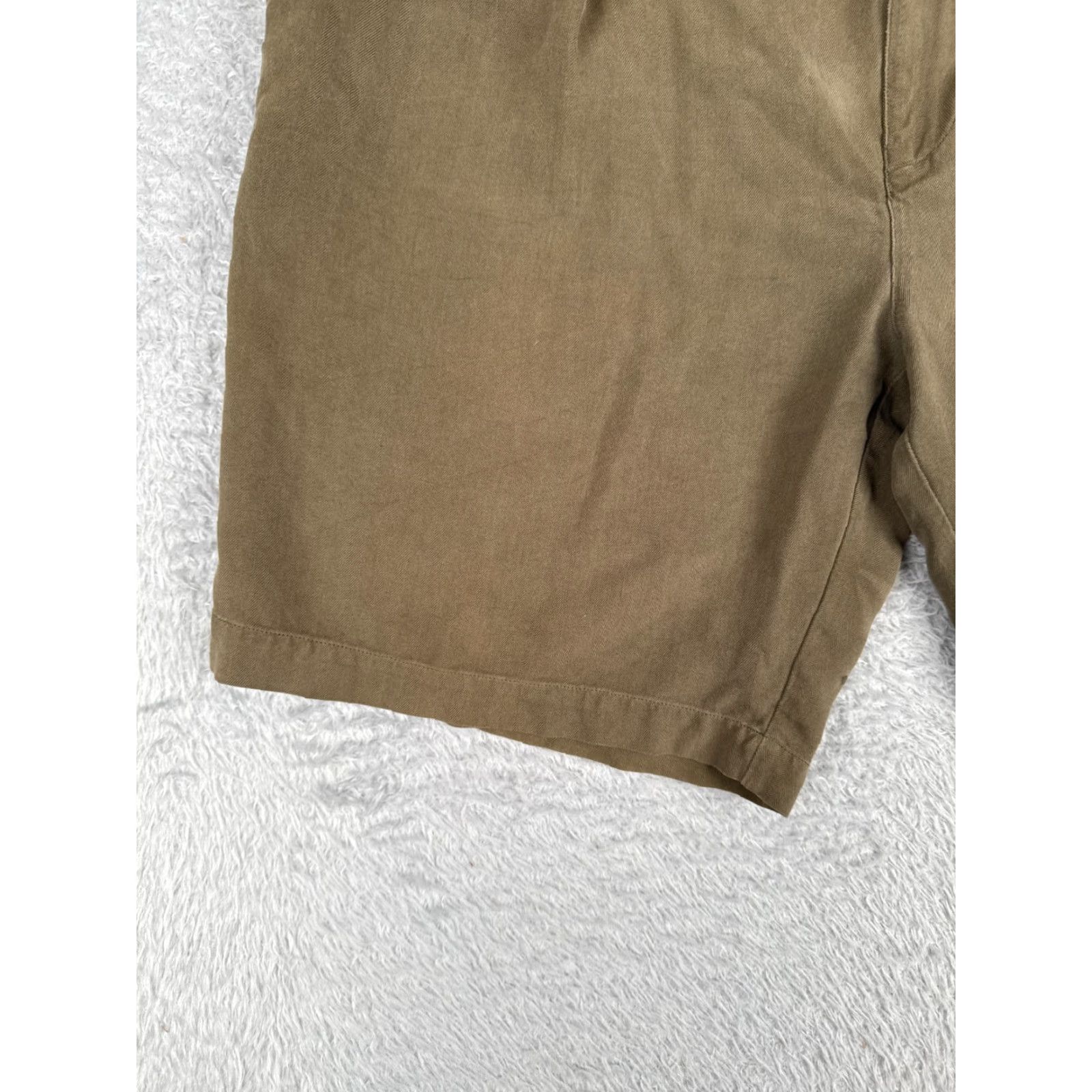 Tommy Bahama Tommy Bahama Shorts Men 35 Brown Pleated 100% Silk Herringbone Chino Cargo 33x9 Size US 35 - 3 Thumbnail