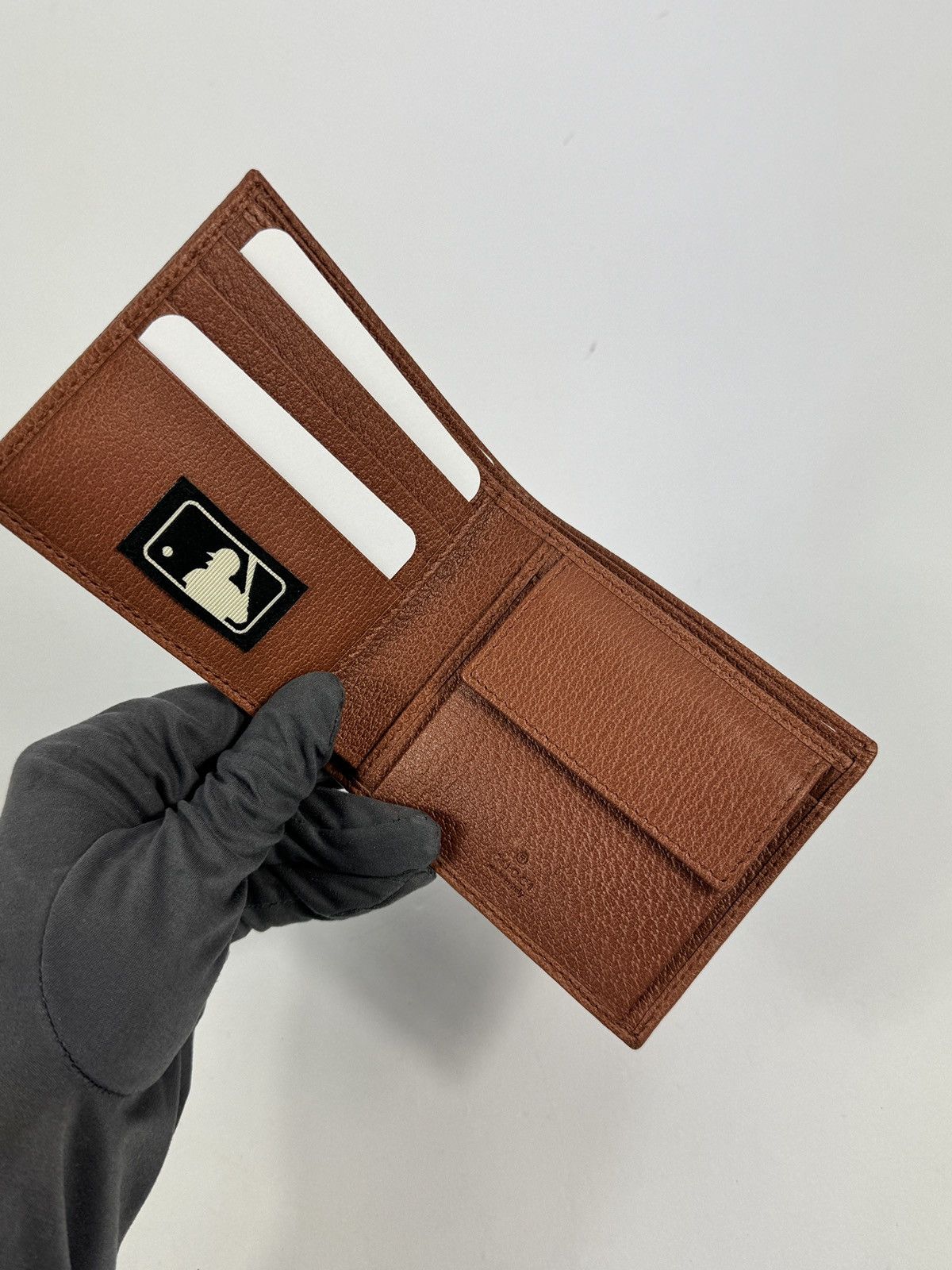 Gucci GUCCI Original Coin Wallet With New York Yankees Patch Size ONE SIZE - 2 Thumbnail