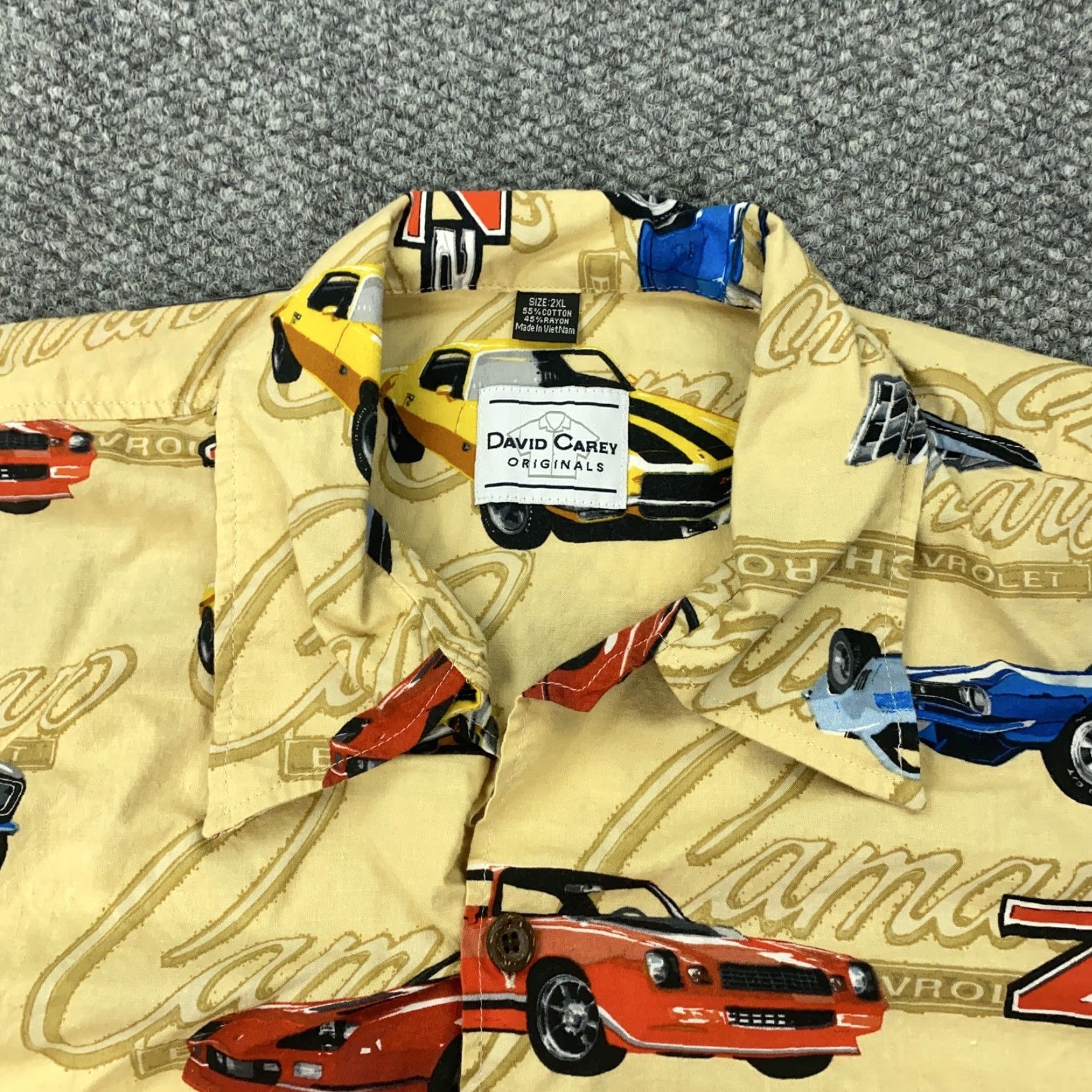 Vintage VINTAGE David Carey Camaro Z28 Shirt Mens 2XL Beige Yellow Short Sleeve Button-Up Graphic Print Cars Retro 90s Mens Size US XXL / EU 58 / 5 - 3 Thumbnail