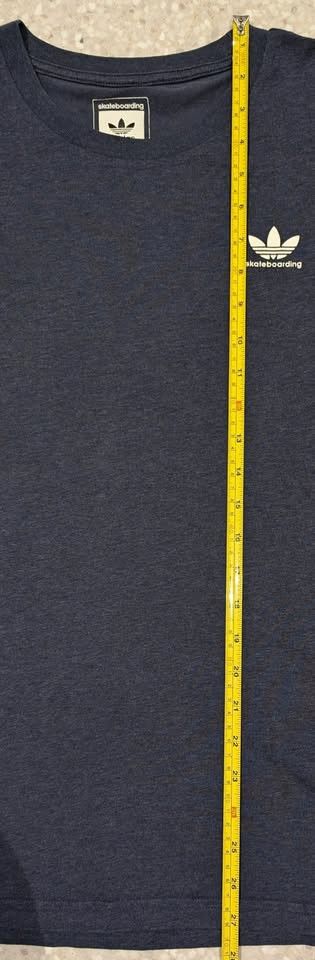 Adidas ADIDAS SKATEBOARDING BLUE T-SHIRT - SURF SKATE - VINTAGE Size US M / EU 48-50 / 2 - 3 Thumbnail