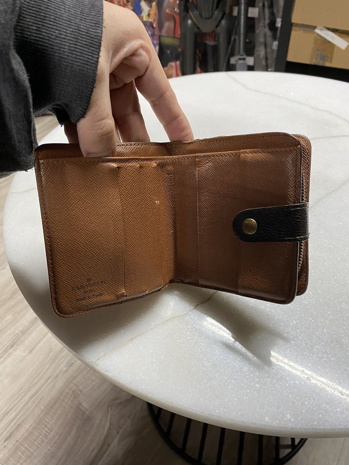 Louis Vuitton Louis Vuitton Brown Monogram Leather Wallet Preowned Y2K Size ONE SIZE - 4 Thumbnail