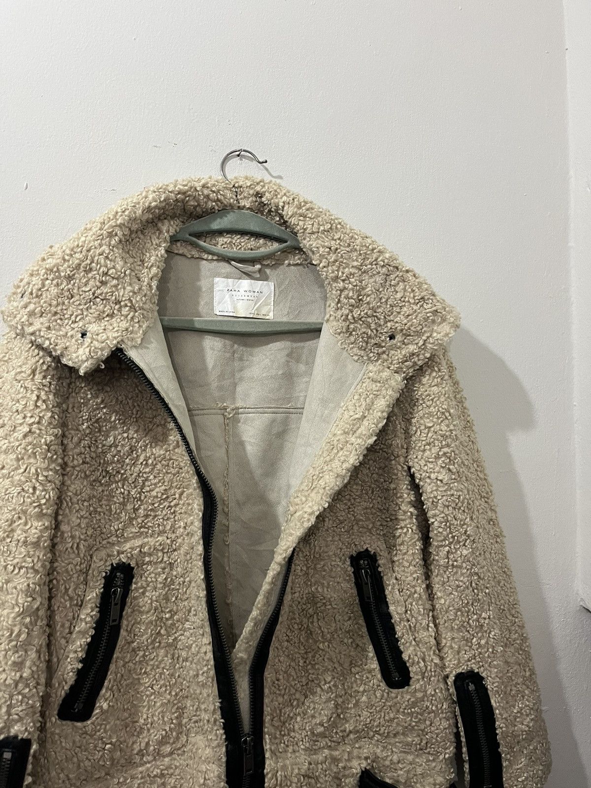 Zara 🔥Zara🔥 Woman Deep Pile Beige Heavy Jackets Size L / US 10 / IT 46 - 10 Thumbnail