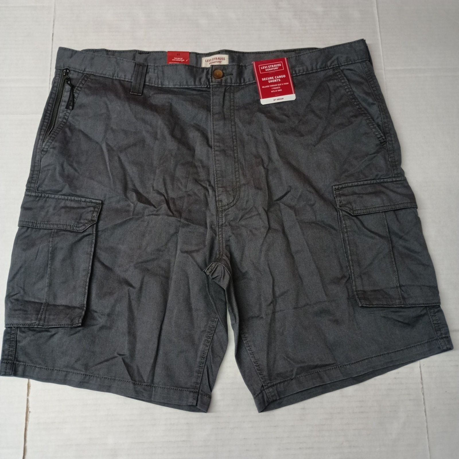 Levi's Levi Cargo Shorts Men's Size 44 Gray 10" Inseam Relaxed Fit Size US 44 / EU 60 - 1 Thumbnail