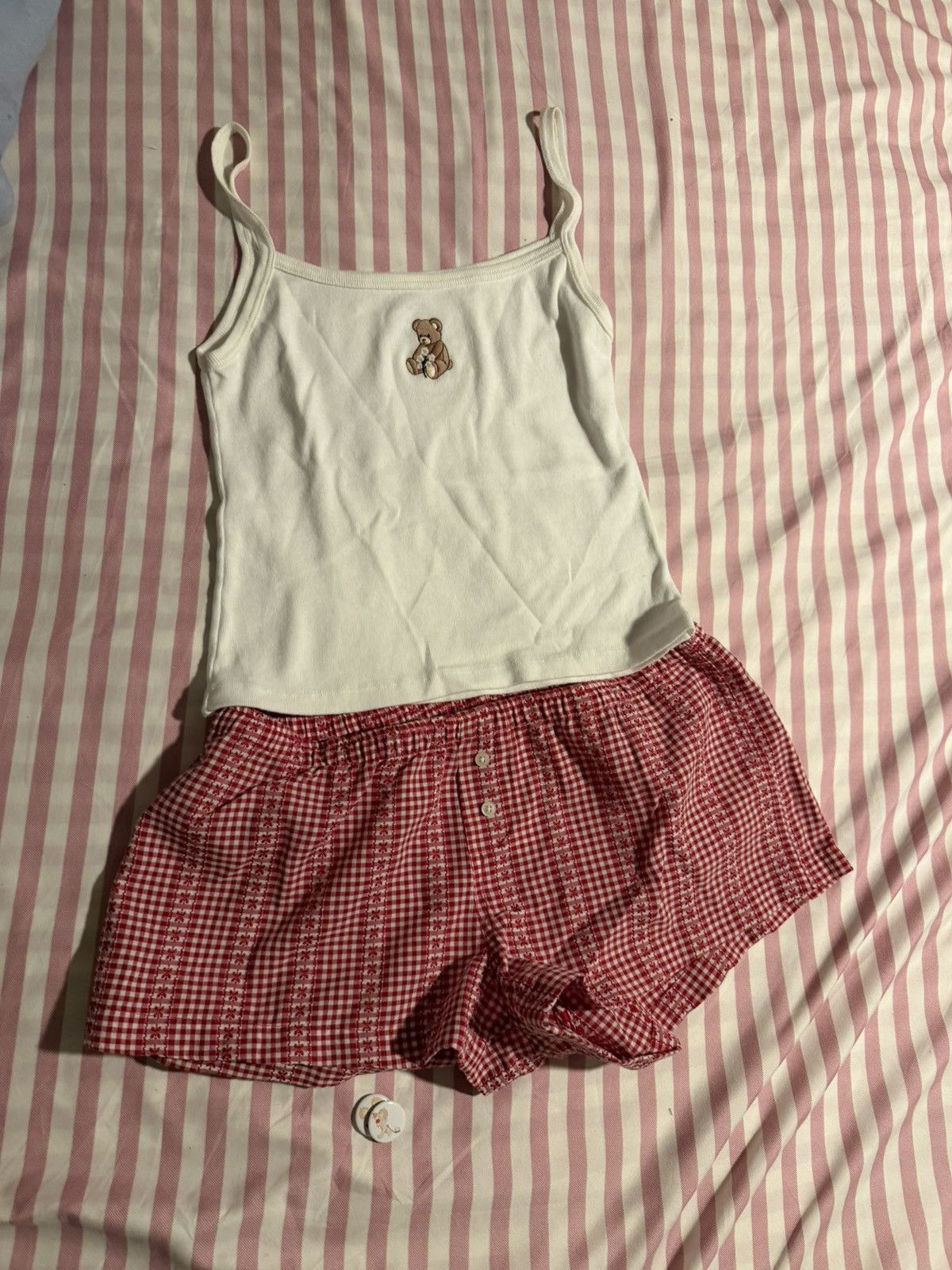 Brandy Melville John Galt Brandy Melville tank top with embroidered bear Size ONE SIZE - 4 Thumbnail