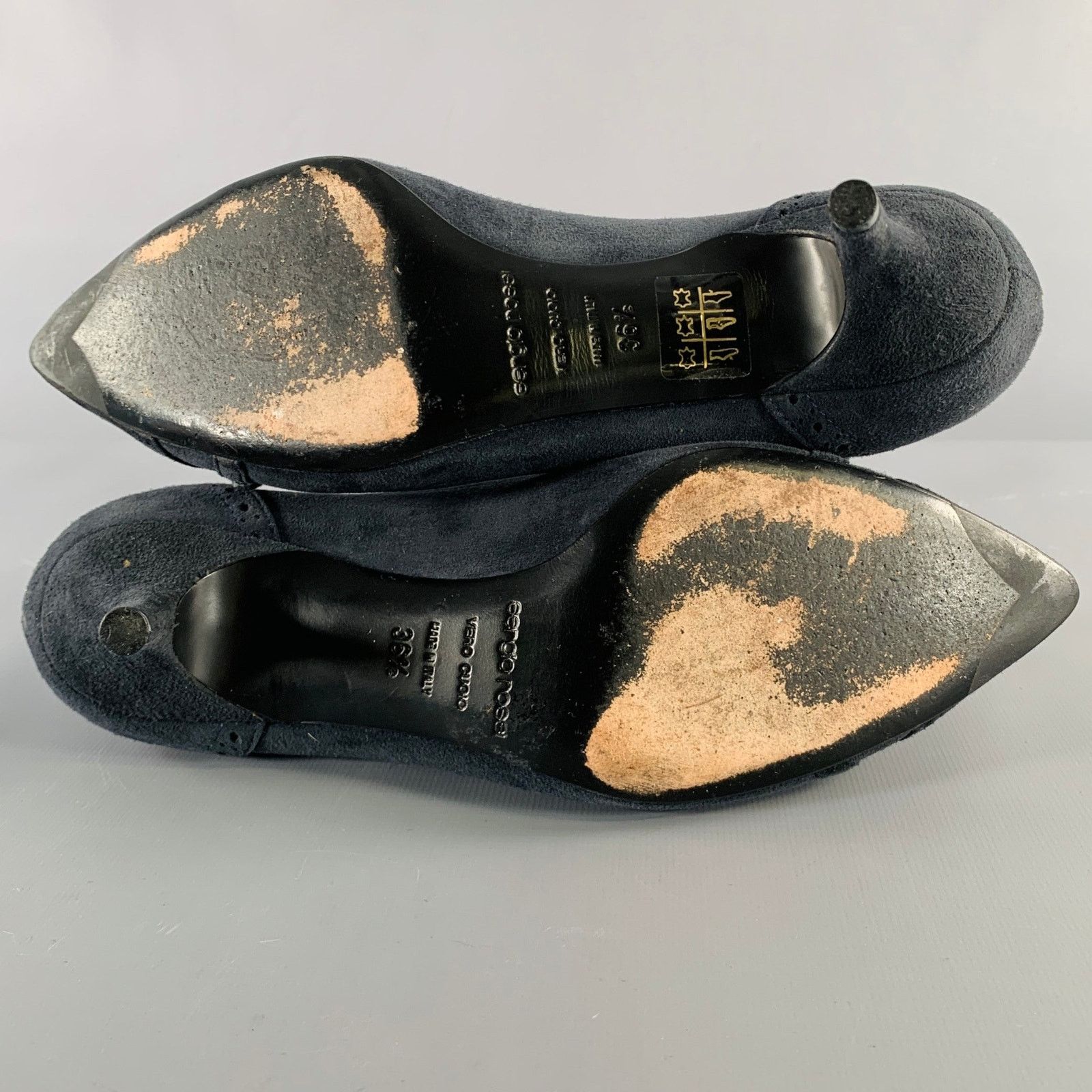 Sergio Rossi Size 6.5 Navy Suede Perforated Kitten Heel Pumps Size US 6.5 / IT 36.5 - 6 Thumbnail