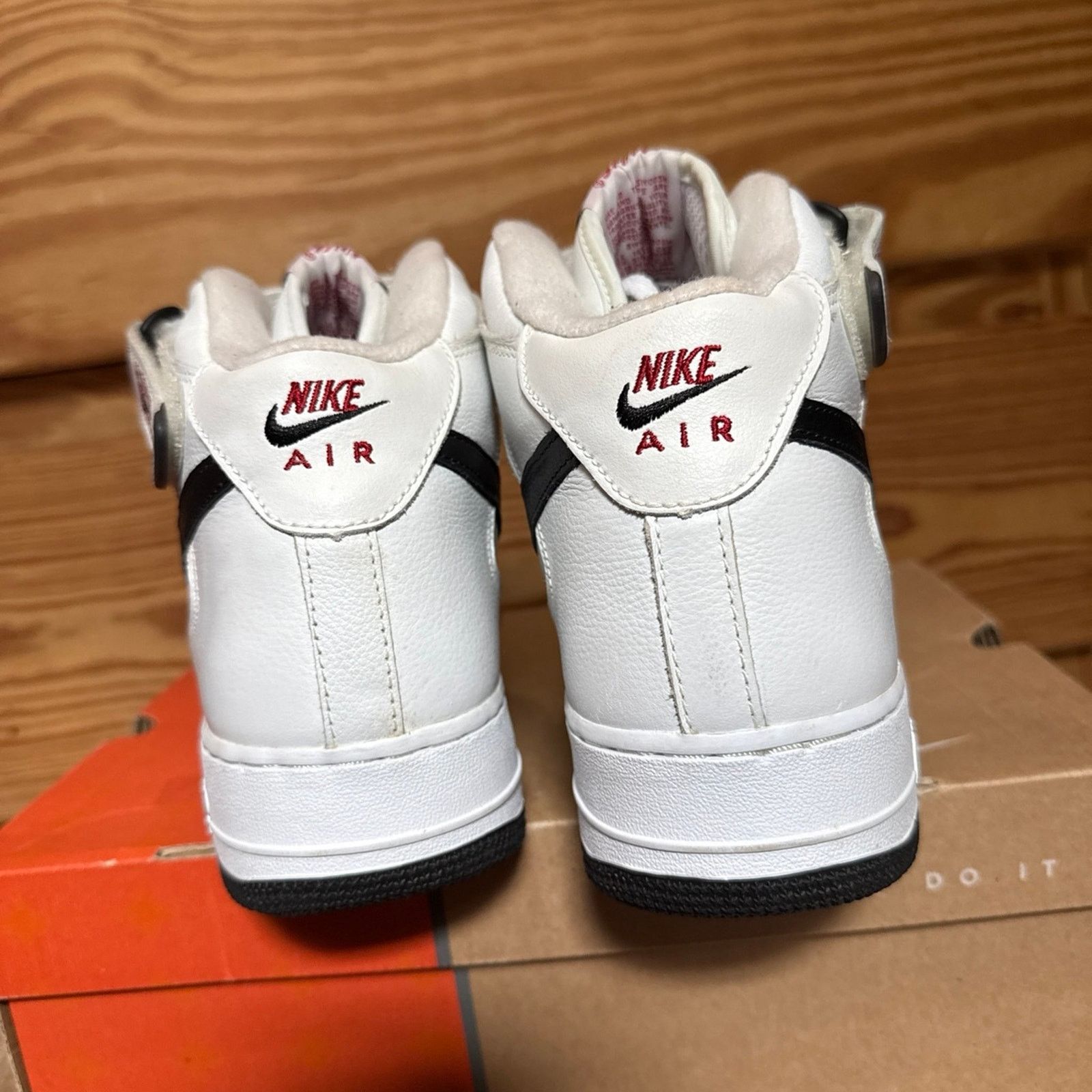 Nike 2003 Nike Air Force 1 Mid NYC White Black Varsity Red Size US 11 / EU 44 - 6 Thumbnail