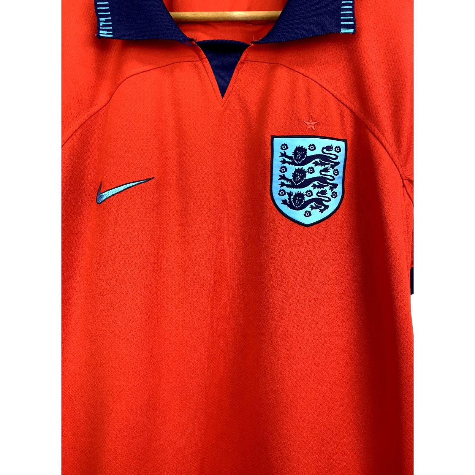 Vintage VINTAGE England soccer jersey T-Shirt XL Red Men Retro 90s Y2K Rare Size US XL / EU 56 / 4 - 3 Thumbnail