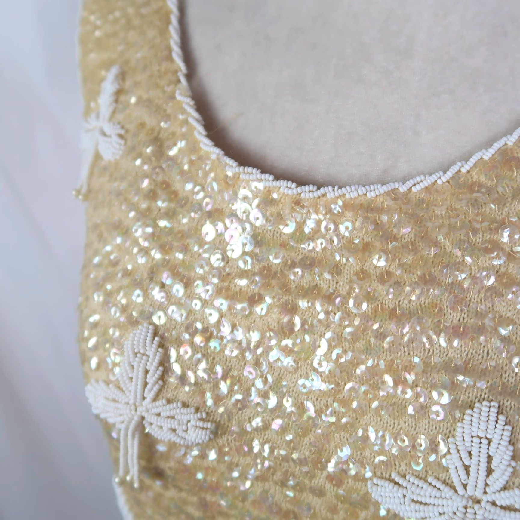 Vintage VINTAGE Regalia Imports Yellow Iridescent Sequin Beaded Fringe Tassel Top S Blouse Sleeveless Wool 60s Women Party/Cocktail Fringe Sequin 60s Womens S Size S / US 4 / IT 40 - 6 Thumbnail
