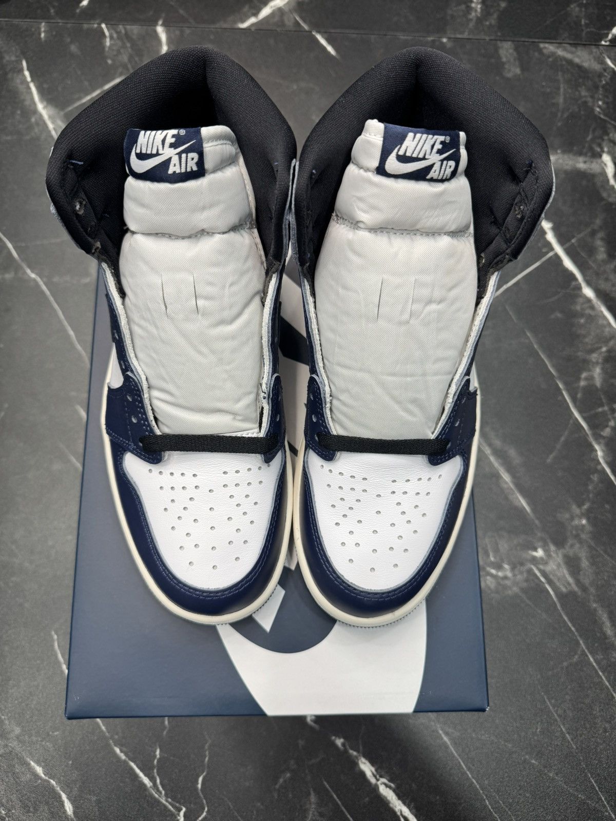 Jordan Brand Nike Air Jordan 1 High OG Midnight Navy Size 7M /8.5w BINB Size US 7 / EU 40 - 2 Thumbnail