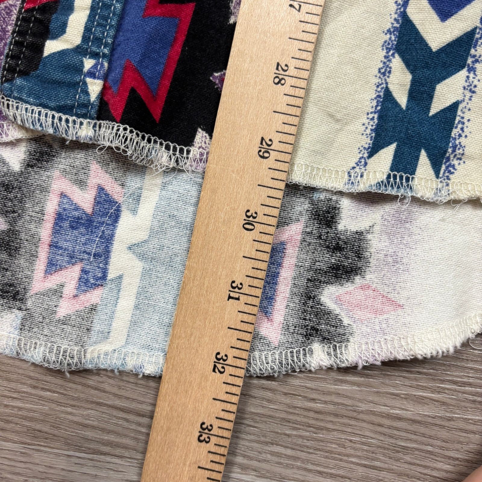 Cowboy Equipment × Vintage × Wrangler VTG Wrangler Aztec Southwest Button Up Shirt X Long Tails XL Size US XL / EU 56 / 4 - 8 Thumbnail