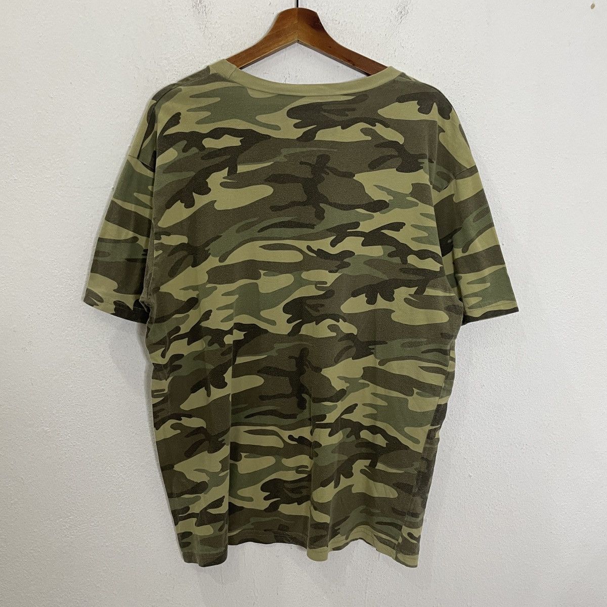 Hard Rock Cafe Vintage Hard Rock New York Skulls Camo Tee Size US L / EU 52-54 / 3 - 7 Thumbnail