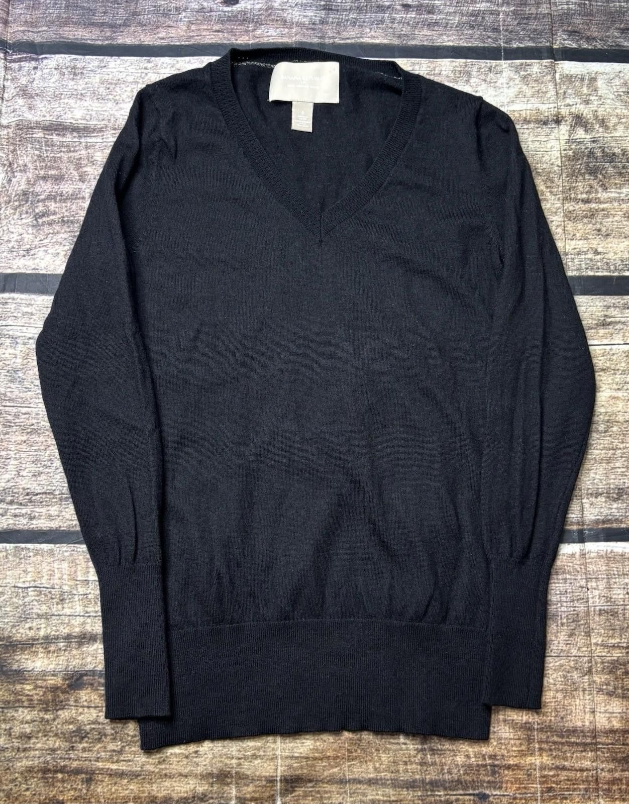 Banana Republic Banana Republic Sweater Womens XS Merino Wool V-Neck Size XS / US 0-2 / IT 36-38 - 1 Thumbnail
